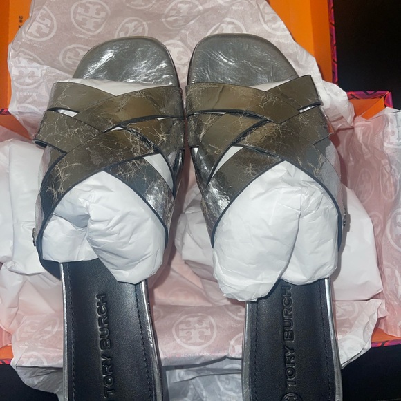 Tory Burch City Slide color silver size 10 - Picture 8 of 8